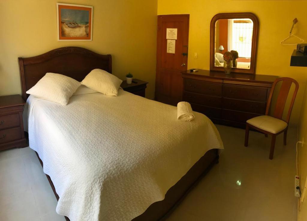 Hostal Bella Epoca Санто-Доминго Экстерьер фото